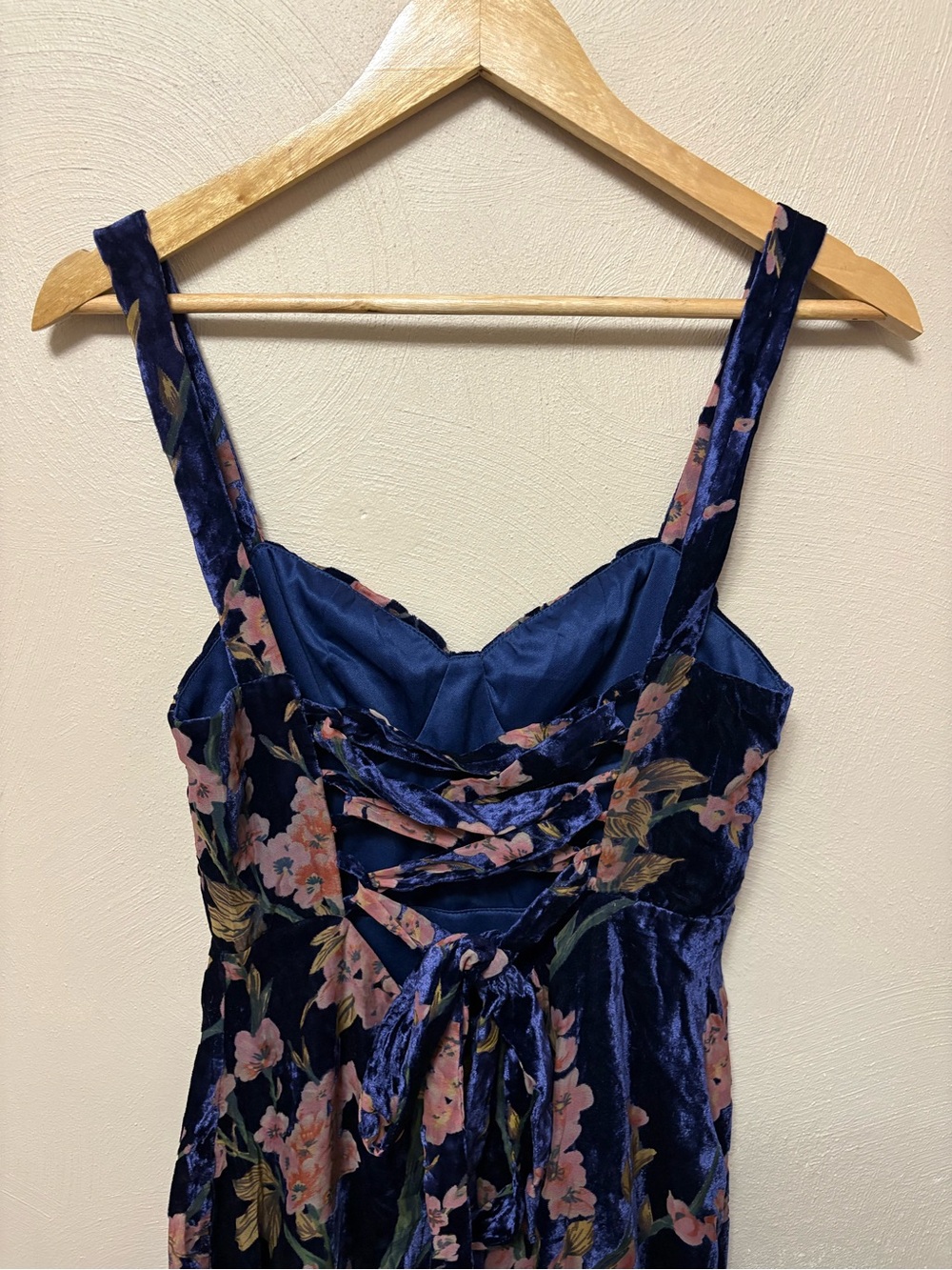 Lulus Romantic Stunner Navy Blue Floral Burnout Velvet Lace-Up Dress Medium NWT - Picture 10 of 14